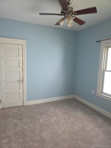 177 N Riverbank Street, Wyandotte, MI 48192