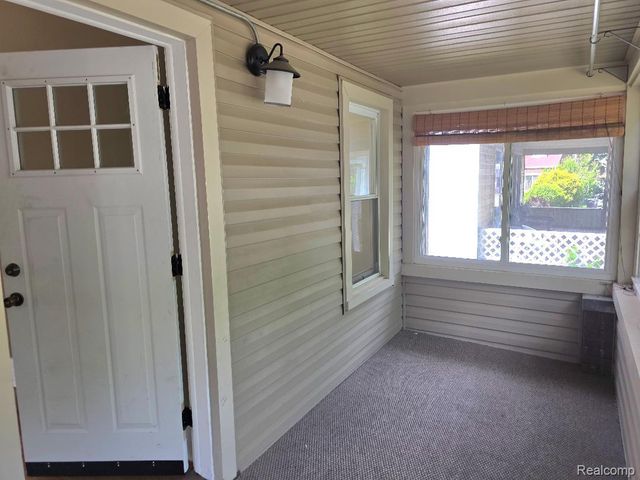 177 N Riverbank Street, Wyandotte, MI 48192