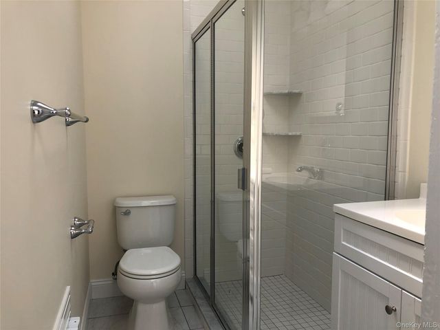 6 Nassau Boulevard, Garden City South, NY 11530