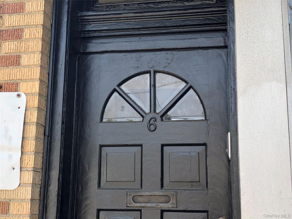 6 Nassau Boulevard, Garden City South, NY 11530