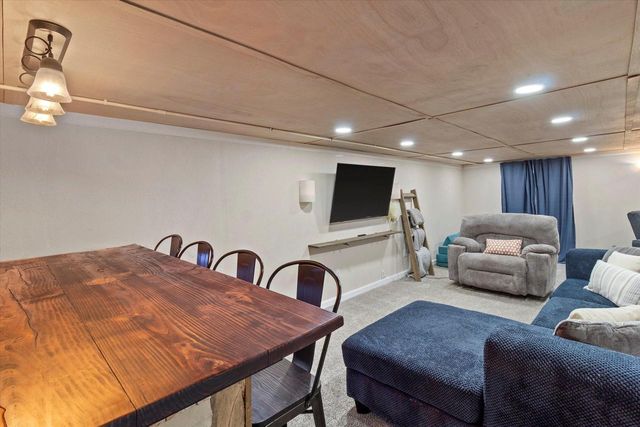 S82W13212 Acker DRIVE, Muskego, WI 53150