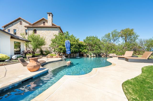 2210 Stone Hollow Drive, Rowlett, TX 75088