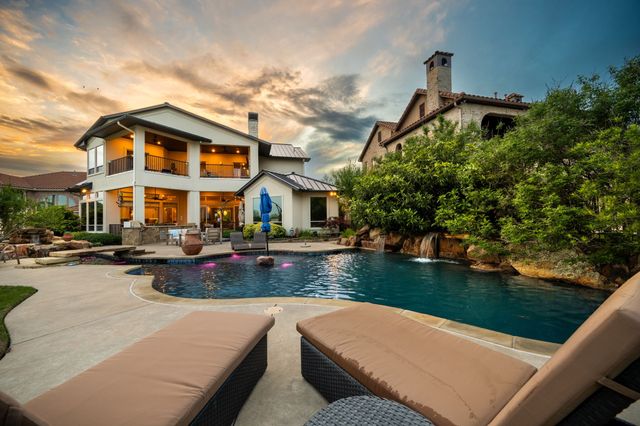 2210 Stone Hollow Drive, Rowlett, TX 75088