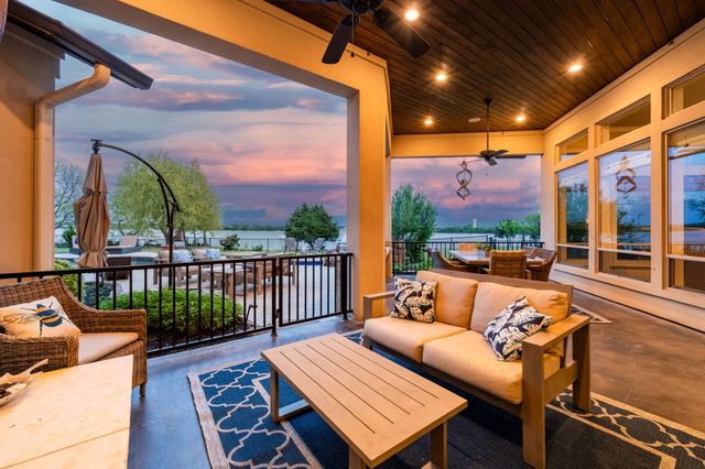 2210 Stone Hollow Drive, Rowlett, TX 75088