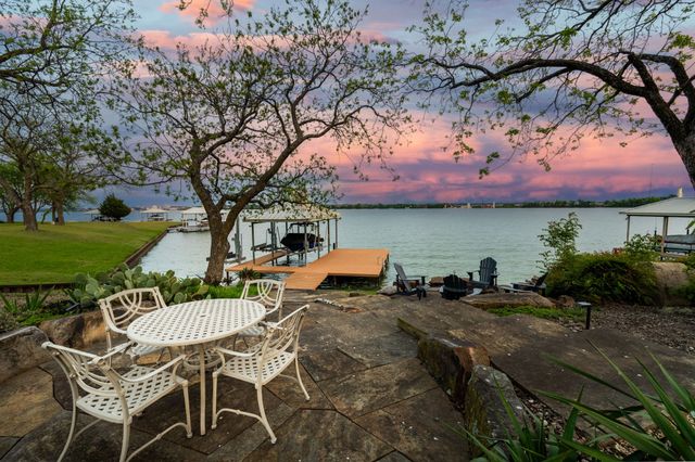 2210 Stone Hollow Drive, Rowlett, TX 75088