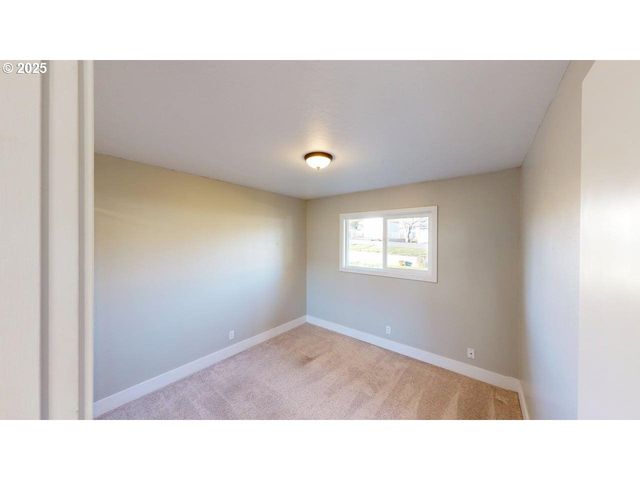 425 MEMORY Ln, Brookings, OR 97415