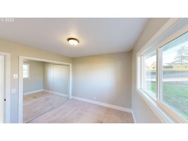 425 MEMORY Ln, Brookings, OR 97415