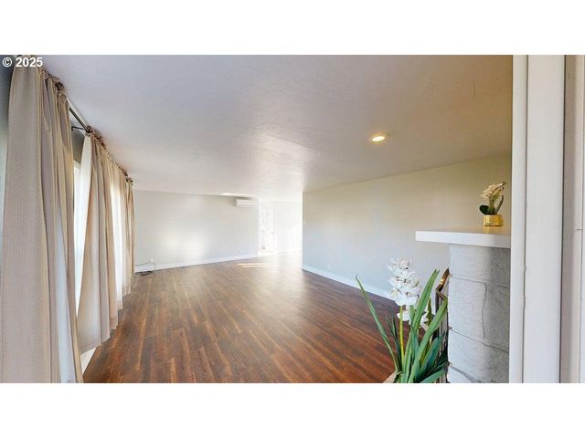 425 MEMORY Ln, Brookings, OR 97415