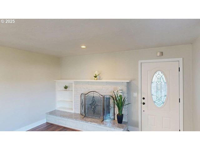 425 MEMORY Ln, Brookings, OR 97415