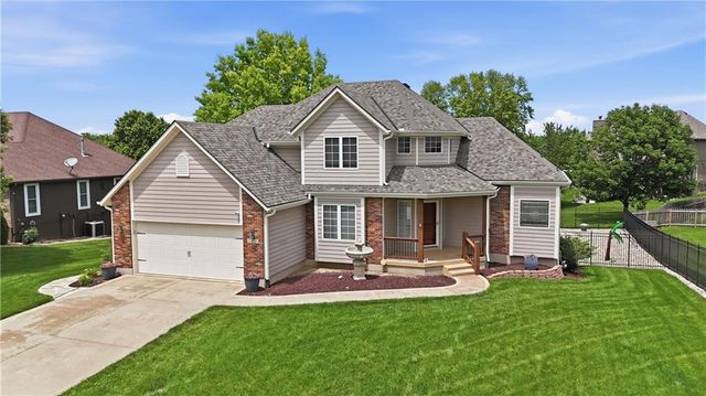 1305 SW Crystal Creek Place, Blue Springs, MO 64015