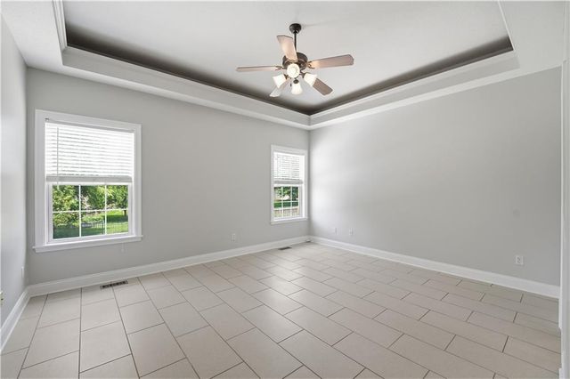 1305 SW Crystal Creek Place, Blue Springs, MO 64015