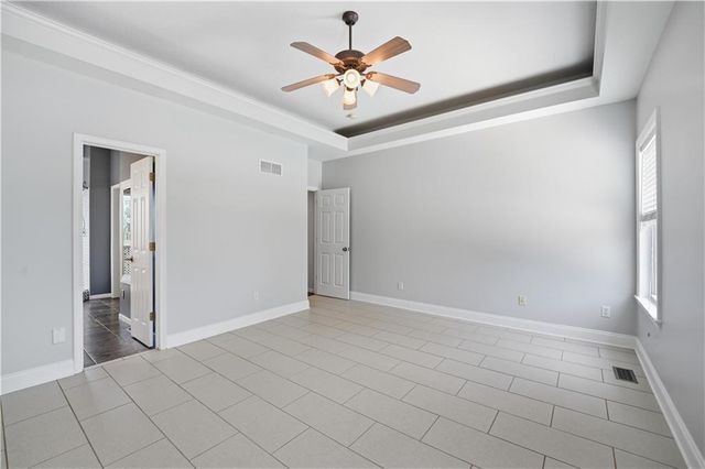 1305 SW Crystal Creek Place, Blue Springs, MO 64015
