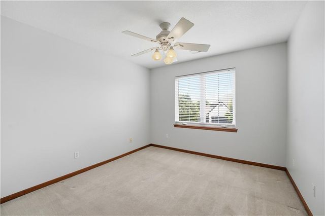 1305 SW Crystal Creek Place, Blue Springs, MO 64015