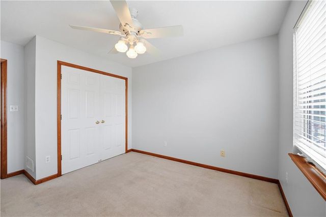 1305 SW Crystal Creek Place, Blue Springs, MO 64015