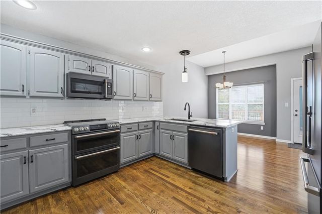1305 SW Crystal Creek Place, Blue Springs, MO 64015