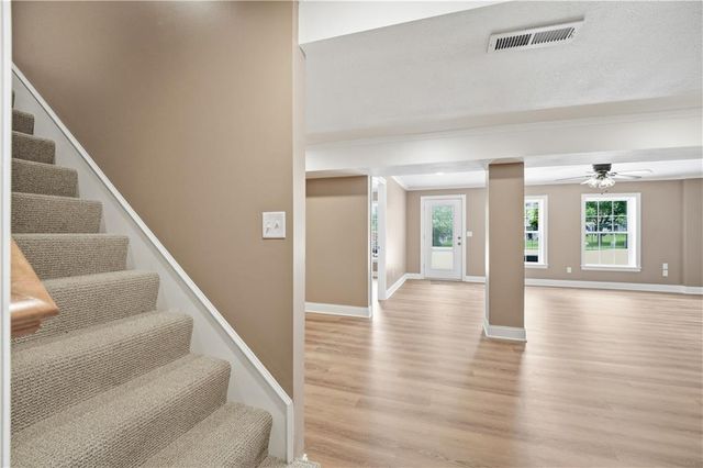 1305 SW Crystal Creek Place, Blue Springs, MO 64015