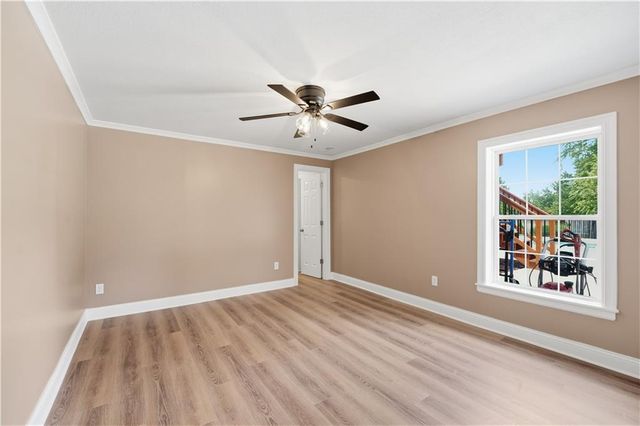 1305 SW Crystal Creek Place, Blue Springs, MO 64015