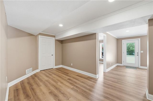 1305 SW Crystal Creek Place, Blue Springs, MO 64015