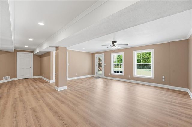 1305 SW Crystal Creek Place, Blue Springs, MO 64015