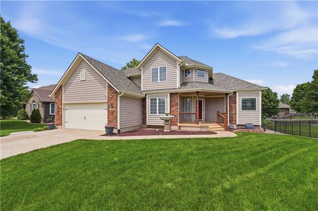 1305 SW Crystal Creek Place, Blue Springs, MO 64015