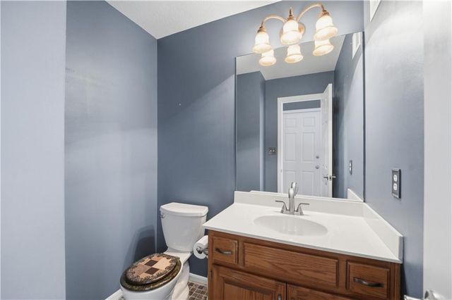 1305 SW Crystal Creek Place, Blue Springs, MO 64015