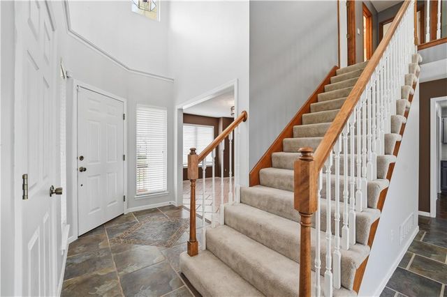 1305 SW Crystal Creek Place, Blue Springs, MO 64015