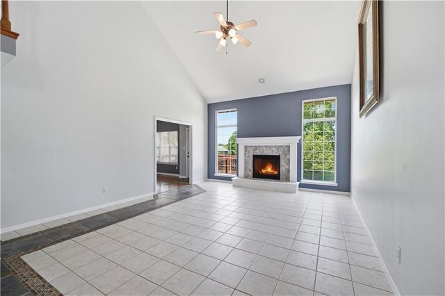 1305 SW Crystal Creek Place, Blue Springs, MO 64015