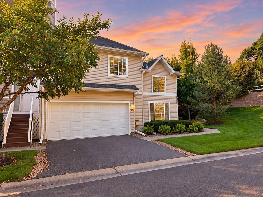 320 Willoughby Way W, Minnetonka, MN 55305 — exterior