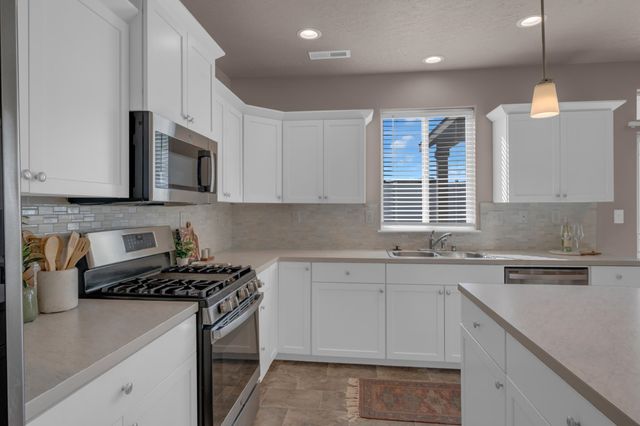 1718 E Mead Ln, Spokane, WA 99218