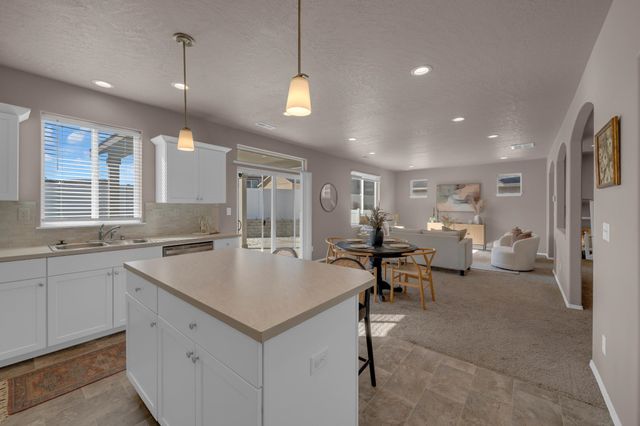 1718 E Mead Ln, Spokane, WA 99218