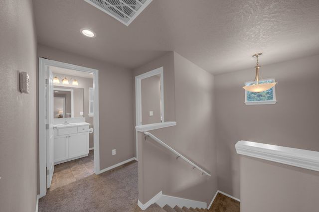 1718 E Mead Ln, Spokane, WA 99218