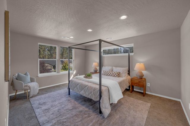 1718 E Mead Ln, Spokane, WA 99218