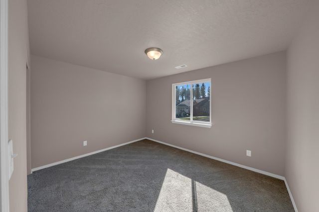 1718 E Mead Ln, Spokane, WA 99218