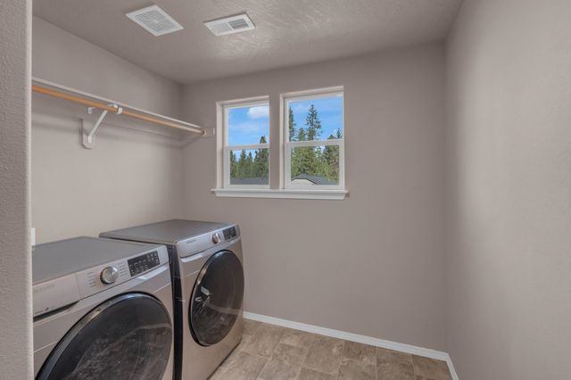 1718 E Mead Ln, Spokane, WA 99218
