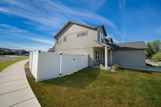 1718 E Mead Ln, Spokane, WA 99218