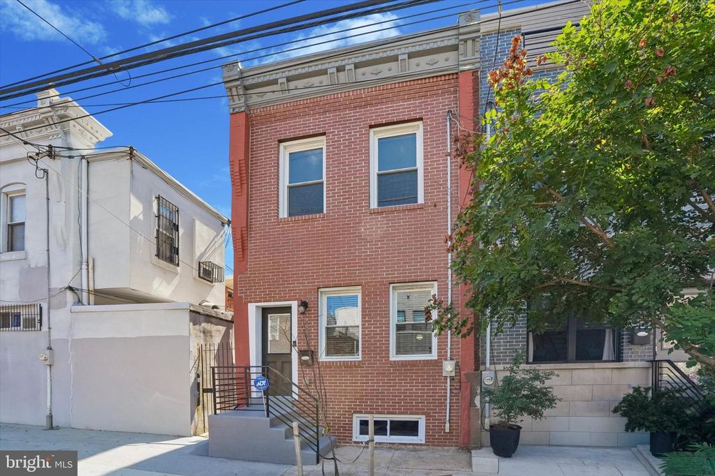 2208 E DICKINSON ST, PHILADELPHIA, PA 19146 — exterior