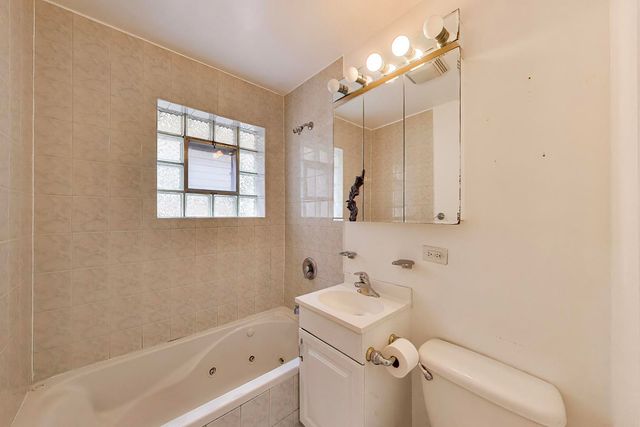 2941 N Rutherford Avenue, Chicago, IL 60634