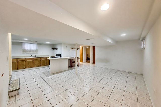 2941 N Rutherford Avenue, Chicago, IL 60634