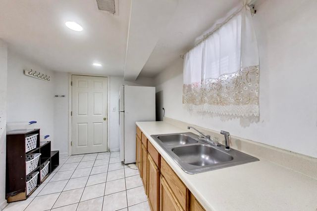 2941 N Rutherford Avenue, Chicago, IL 60634