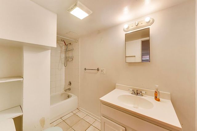 2941 N Rutherford Avenue, Chicago, IL 60634