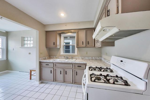 2941 N Rutherford Avenue, Chicago, IL 60634