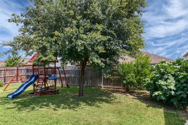 7016 Derbyshire Drive, Fort Worth, TX 76137