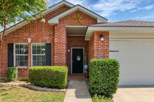 7016 Derbyshire Drive, Fort Worth, TX 76137