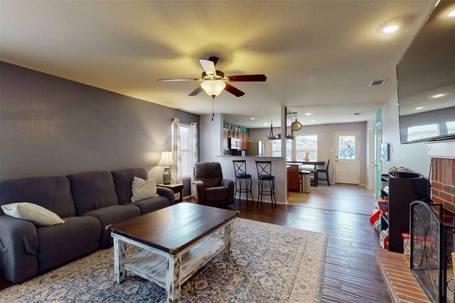 7016 Derbyshire Drive, Fort Worth, TX 76137