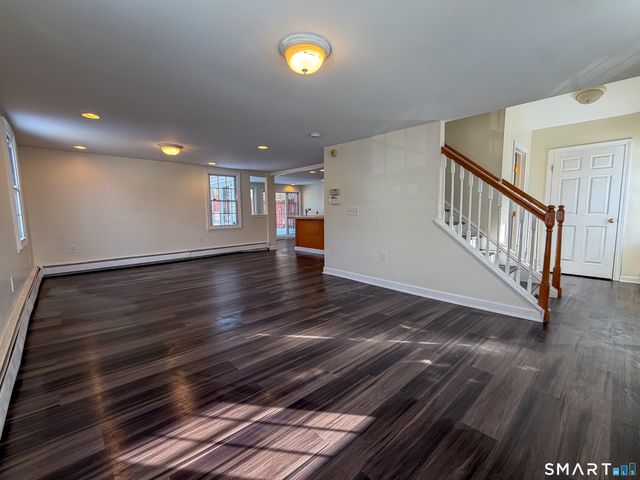 6 Hillside Court, Middletown, CT 06457