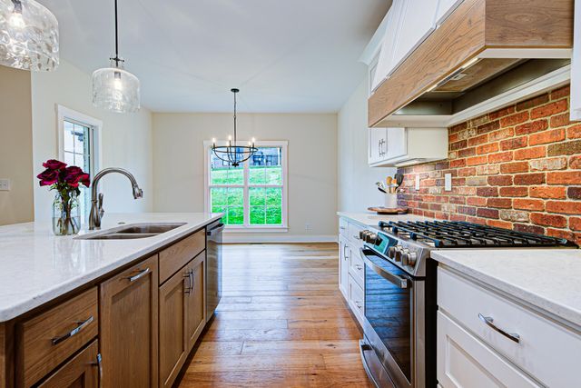 6007 Brentwood Drive, Crestwood, KY 40014