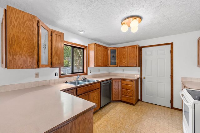 1026 E Barker St, Medical Lake, WA 99022