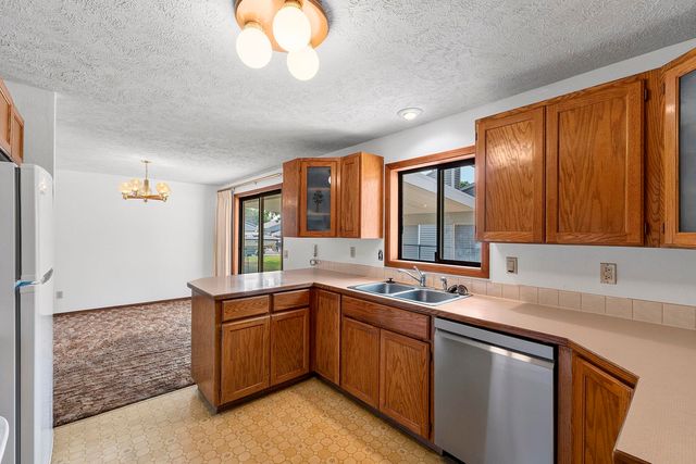 1026 E Barker St, Medical Lake, WA 99022