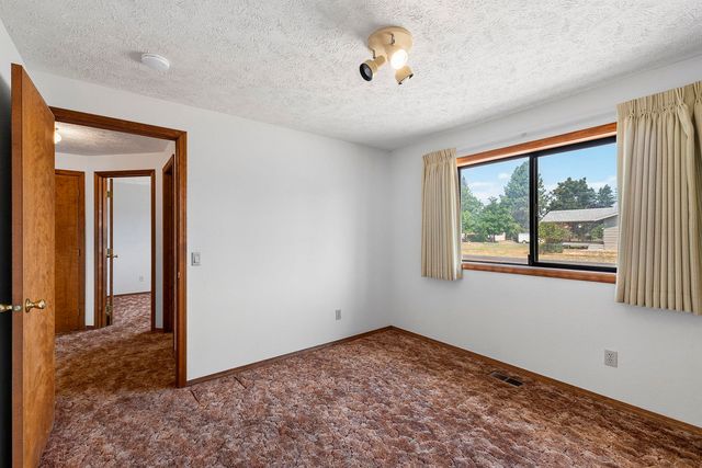 1026 E Barker St, Medical Lake, WA 99022