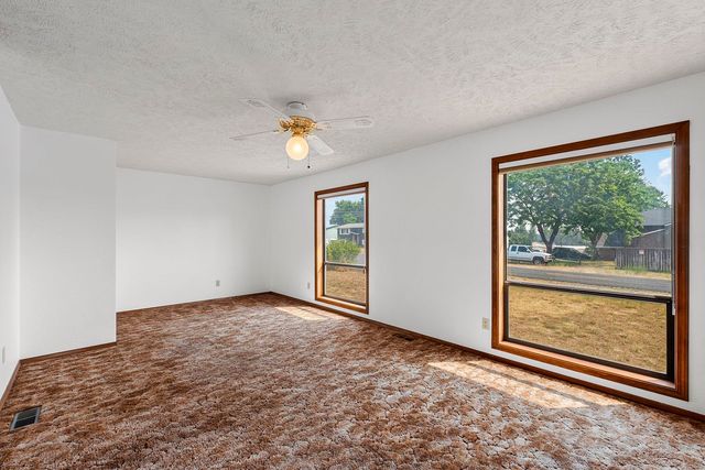 1026 E Barker St, Medical Lake, WA 99022